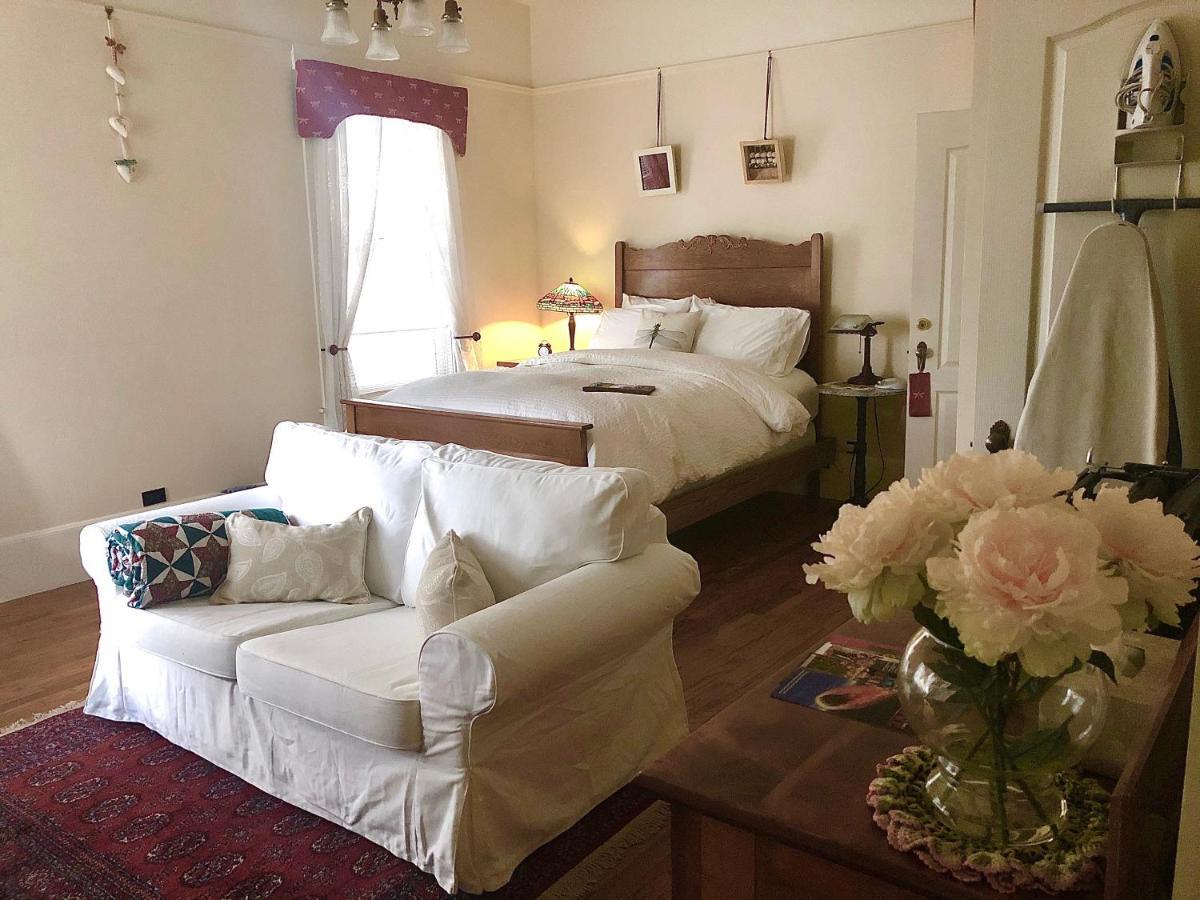 Starlight Pines Bed & Breakfast Флегстафф Екстер'єр фото
