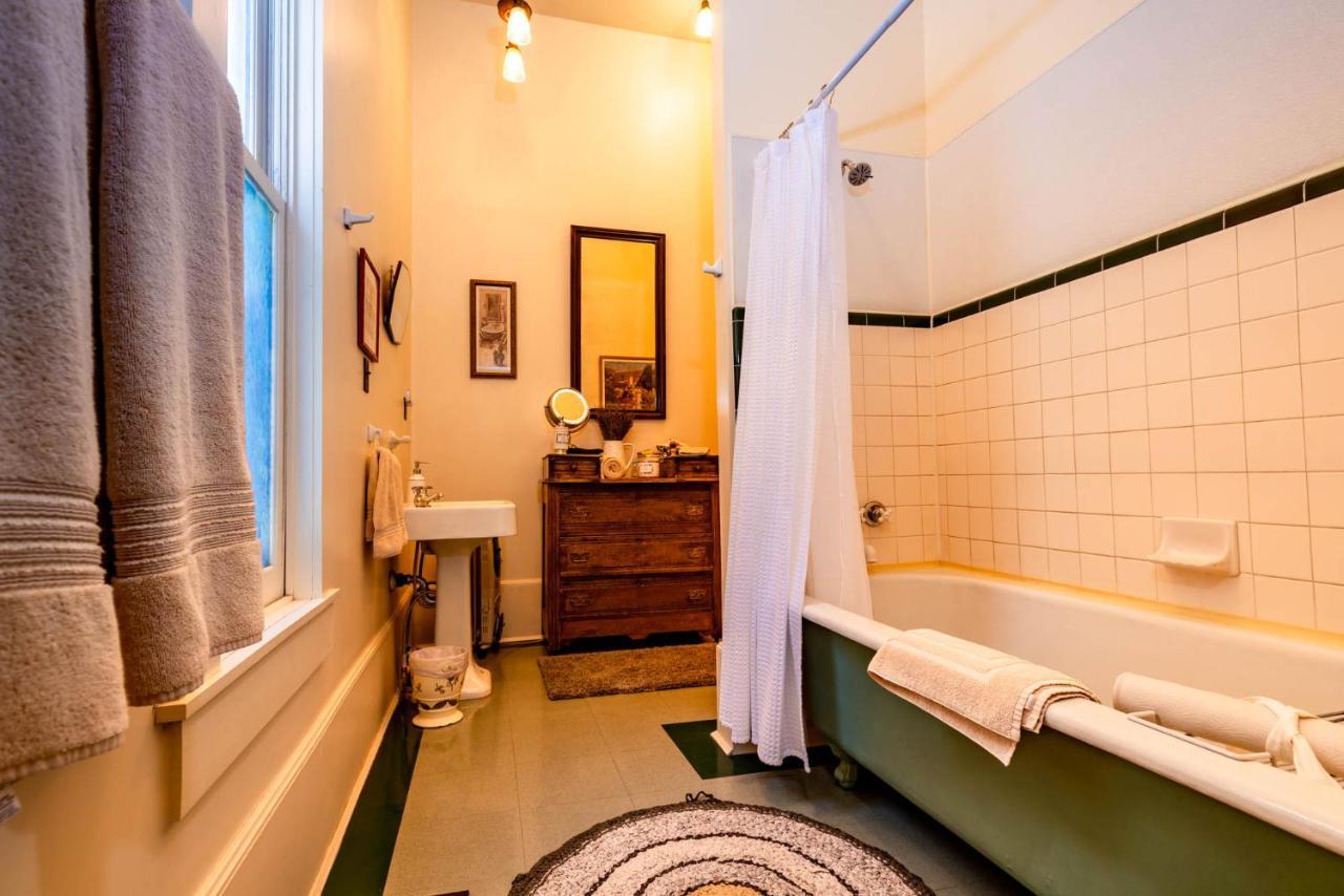 Starlight Pines Bed & Breakfast Флегстафф Екстер'єр фото